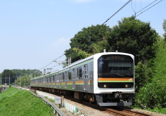 飯能市青木｜電車好きにはたまらない！毎日が「トレインビュー」の特等席となる家づくり